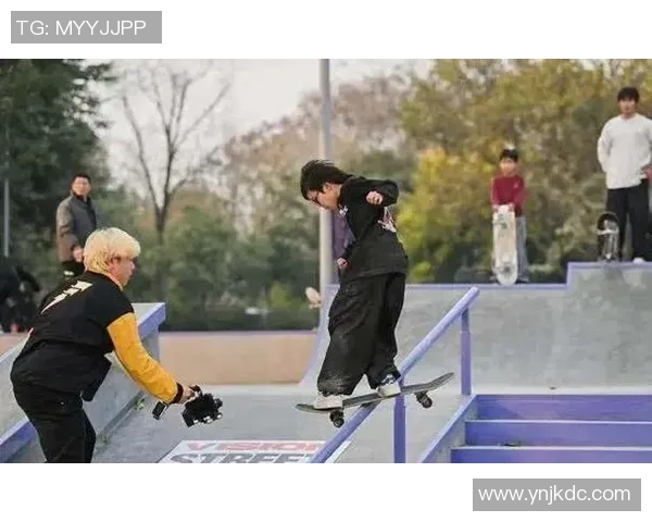 重庆滑板队的节奏变革引发热议探索滑板文化新风潮