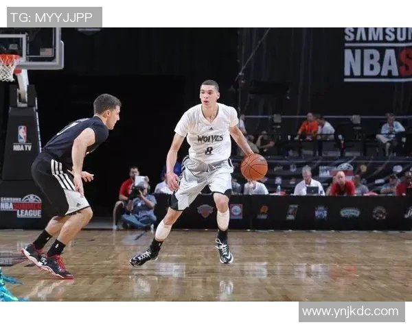 扎克拉文的篮球之路从天赋到成就的辉煌历程与未来展望 扎克拉文的篮球之路从天赋到成就的辉煌历程与未来展望