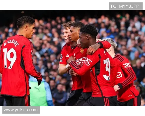 热刺与曼联的激战传奇：一场足球场上的爱恨纠葛与荣耀追逐