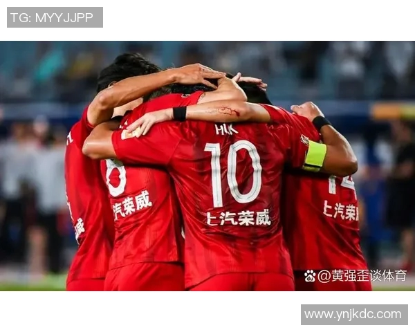 上海上港与申花的激烈对决谁将胜出期待精彩瞬间再度上演