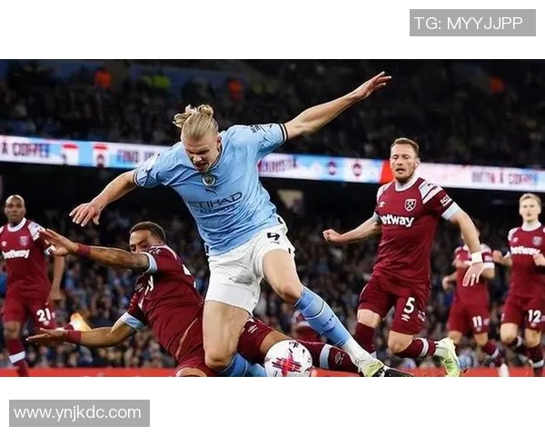 利兹联迎战曼城强敌对决期待精彩瞬间与激烈碰撞